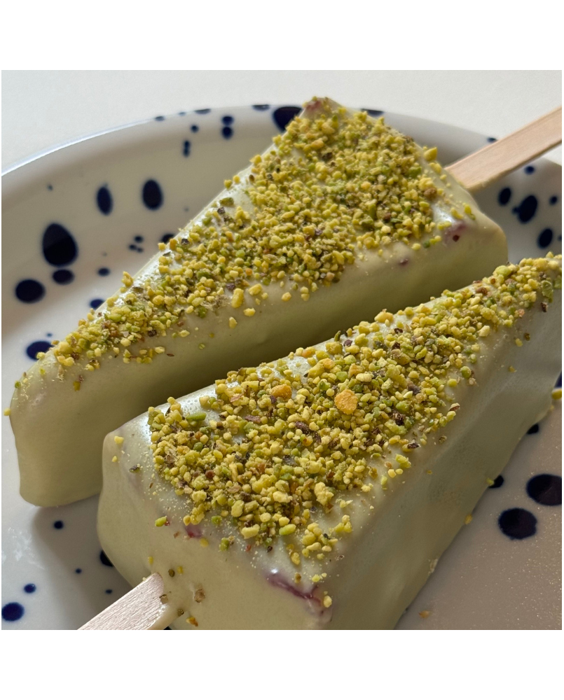 Sernik na patyku Pistacja / Marakuja