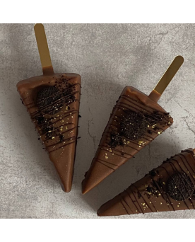 Sernik na patyku Oreo